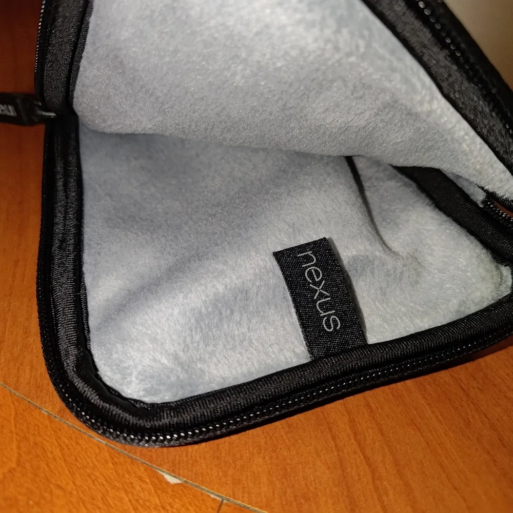 Google Sleeve GLE10100 for Nexus 7 Tablets - Black